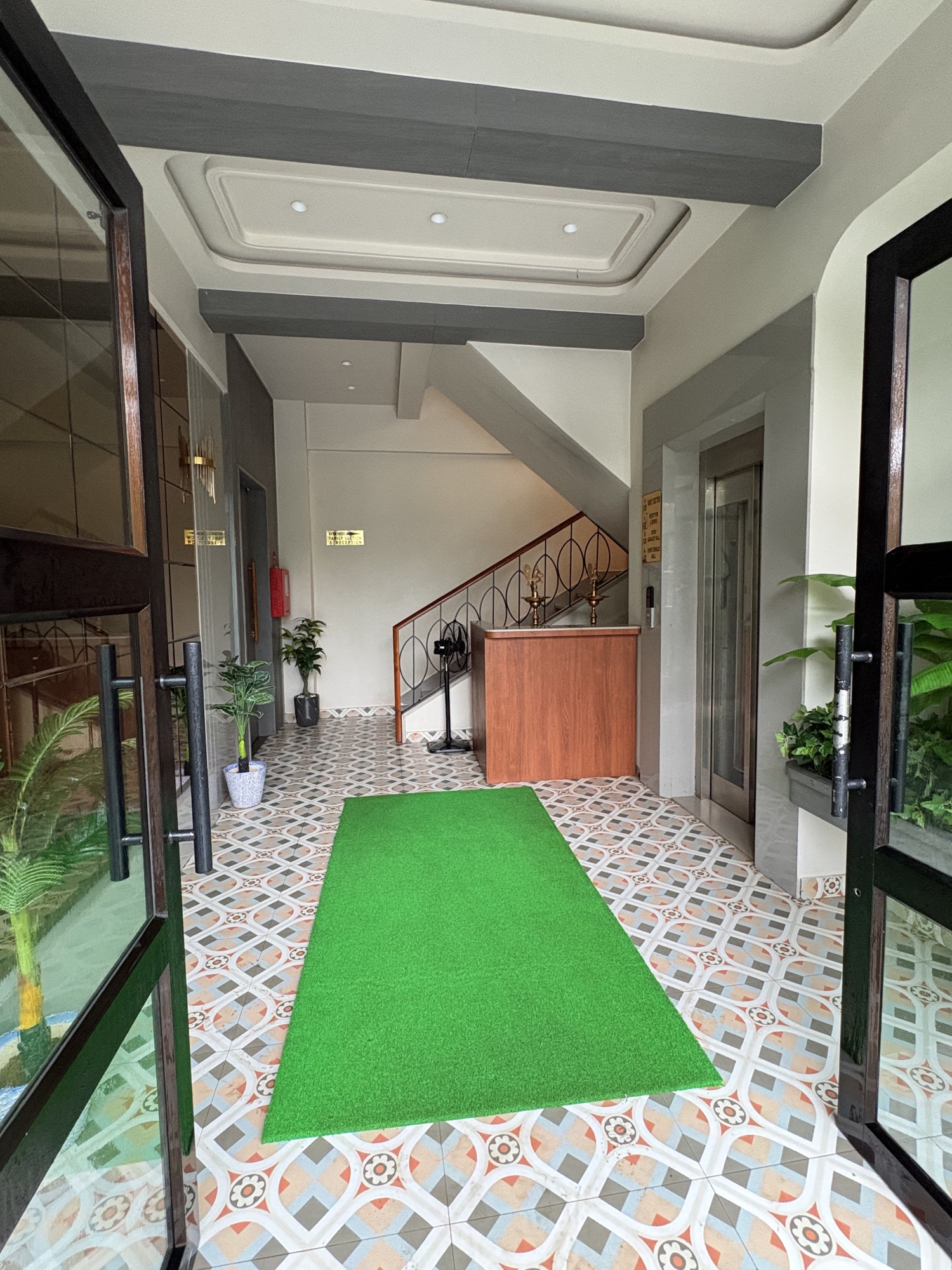 Kingsland lobby