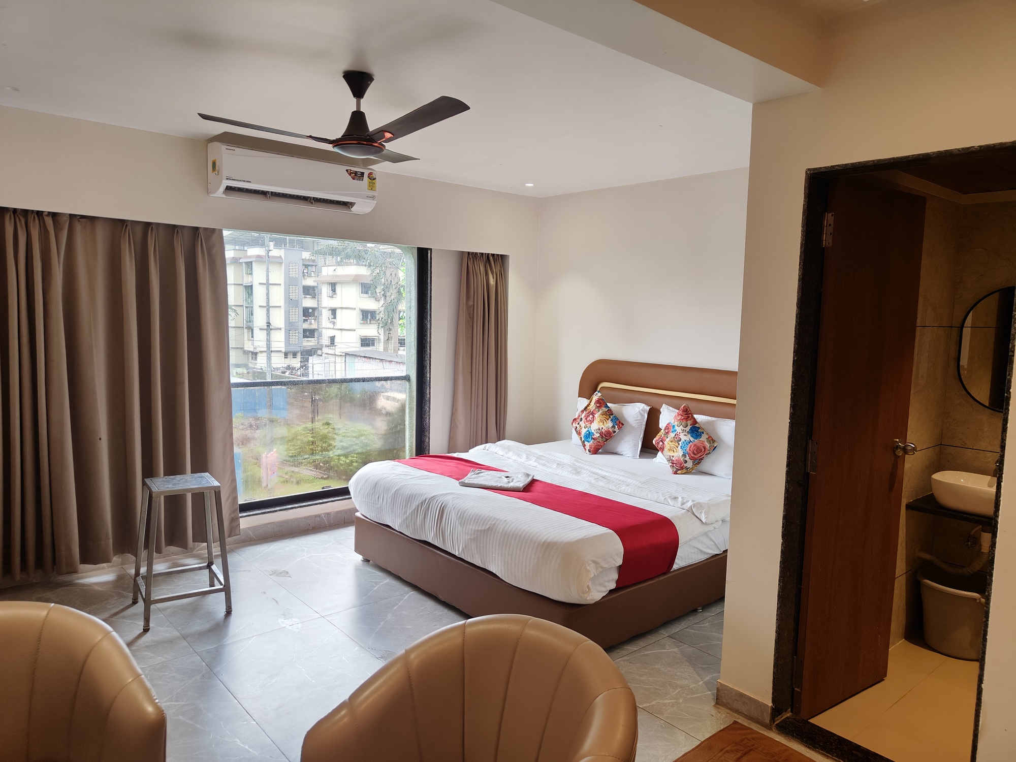Kingsland guest room