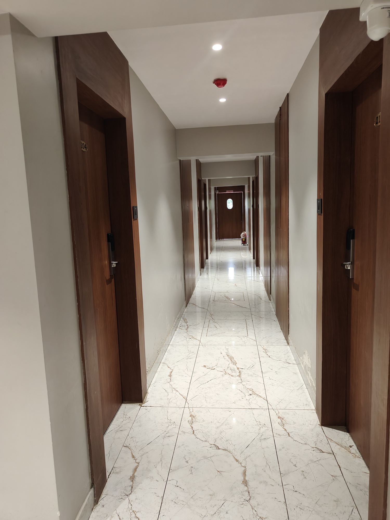 Kingsland room corridor